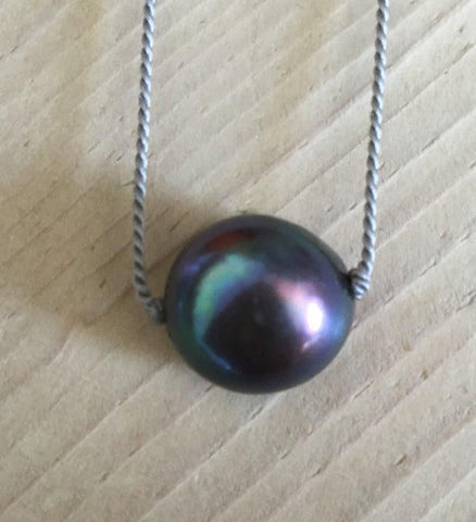 black pearl pendant